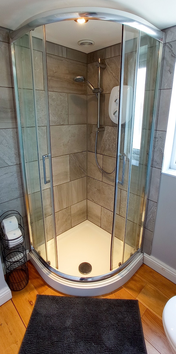 Apartment, Private Bathroom (One Bedroom ) | Bathroom