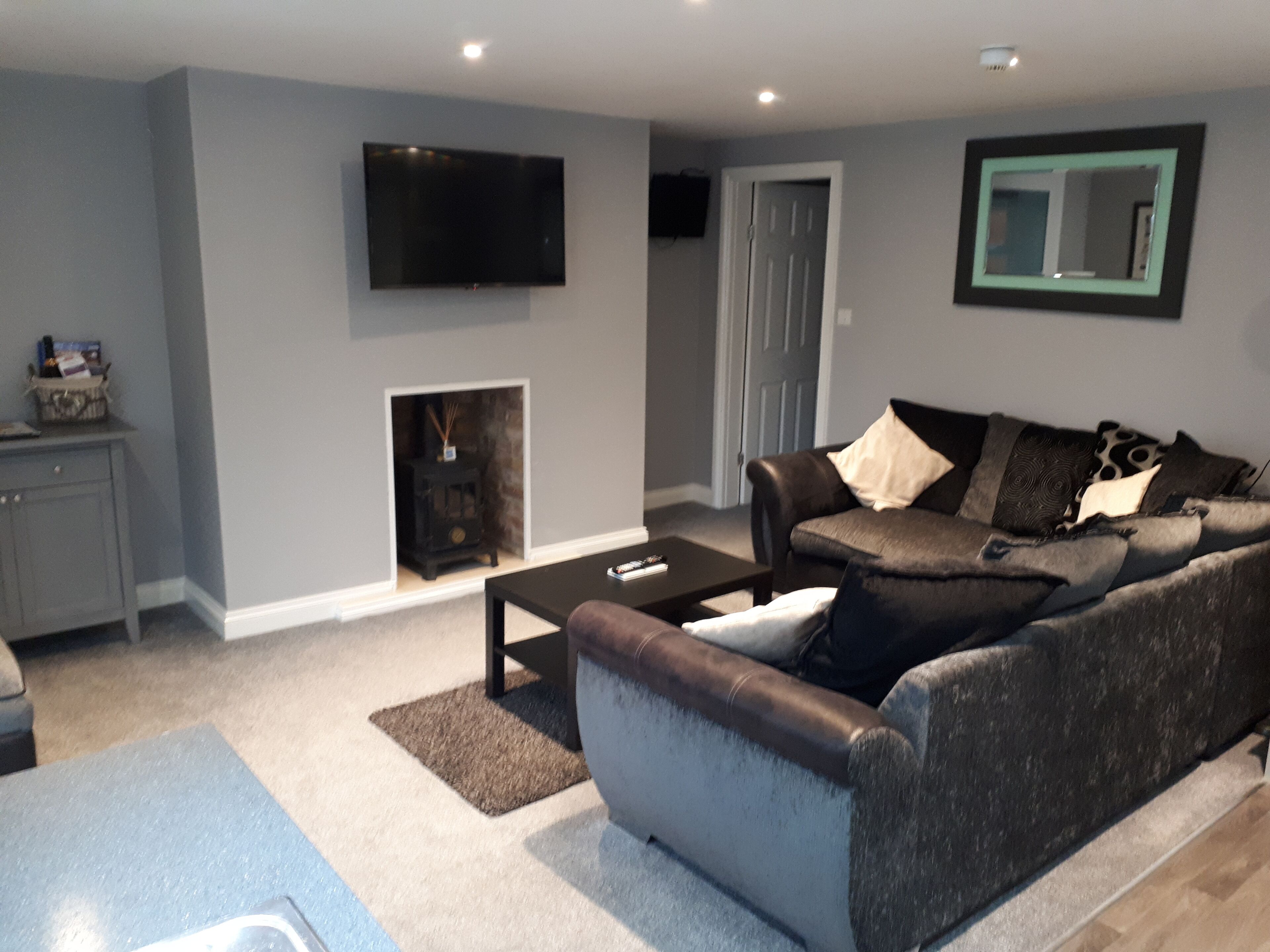 apartment, 2 bedrooms | 1 bedroom, blackout curtains, bed sheets