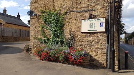 Property grounds. The Poplars Moulton