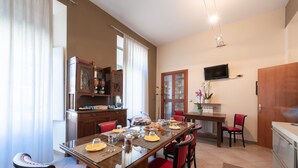 Daily full breakfast for a fee - B&B Central Station (Turin)