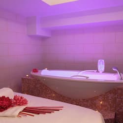 Sauna, vasca idromassaggio, bagno turco/hammam, trattamenti per il corpo