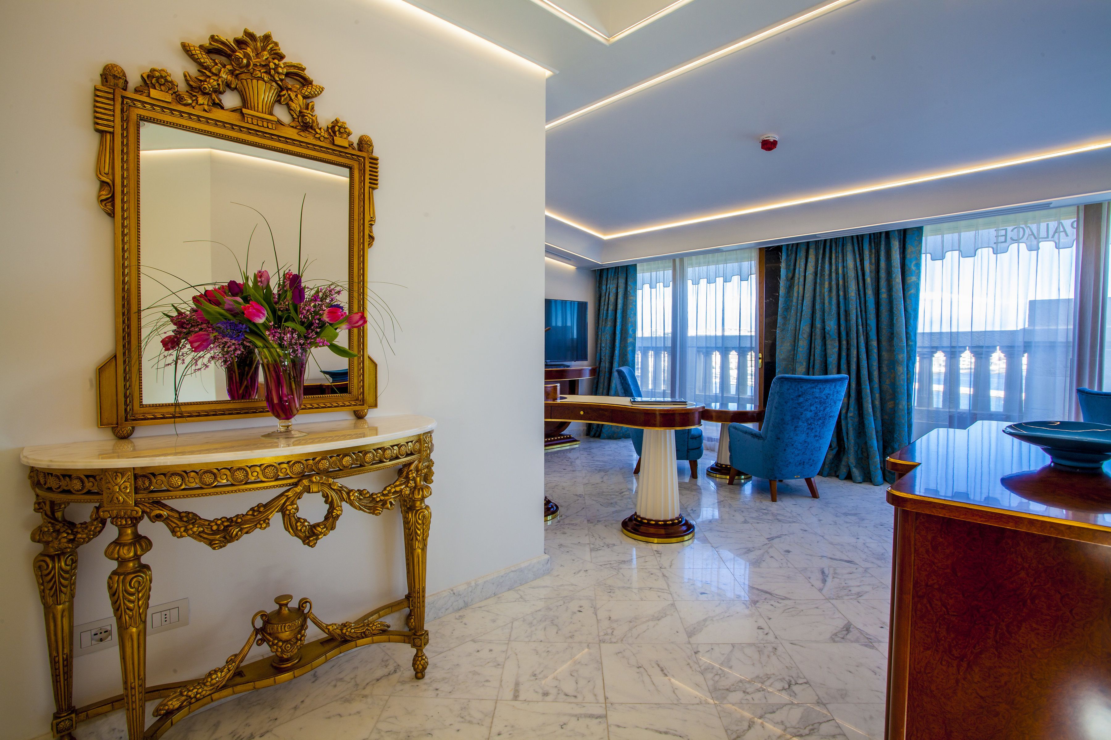 presidential suite, balcony, sea view | living area | flat-screen tv, fireplace, heated floors, offices