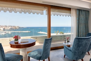 SÀngtillbehör av högsta kvalitet och minibar