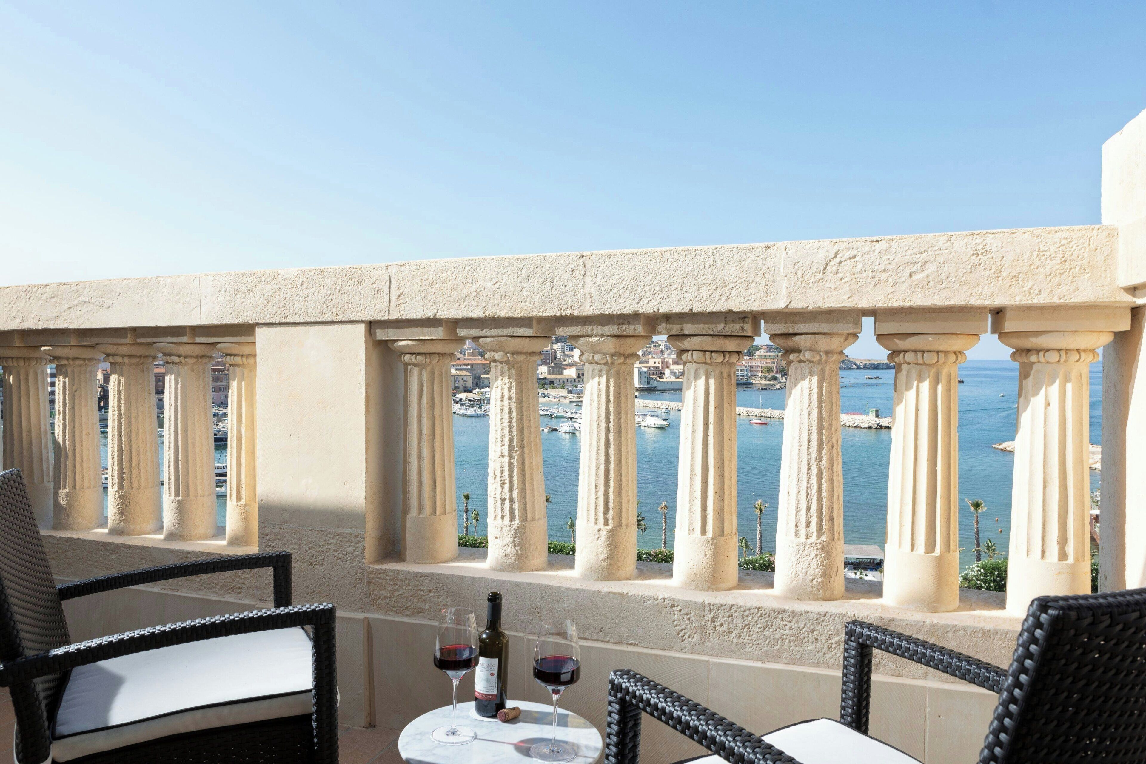 Svit Signature - 1 kingsize-säng - havsutsikt (Balcony) | Sängtillbehör av högsta kvalitet och minibar