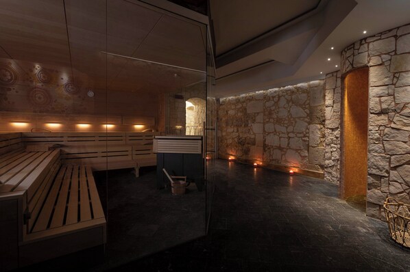 Sauna, hot tub, Turkish bath, body treatments, body wraps, body scrubs