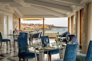 2 restaurants, breakfast, lunch served; local and international cuisine  - Ortea Palace Hotel, Sicily, Autograph Collection (Syracuse)