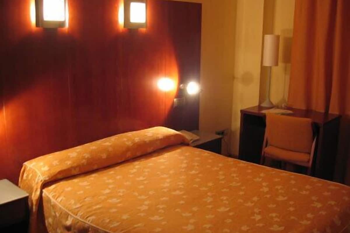 double or twin room | in-room safe, desk, soundproofing, free cots/infant beds