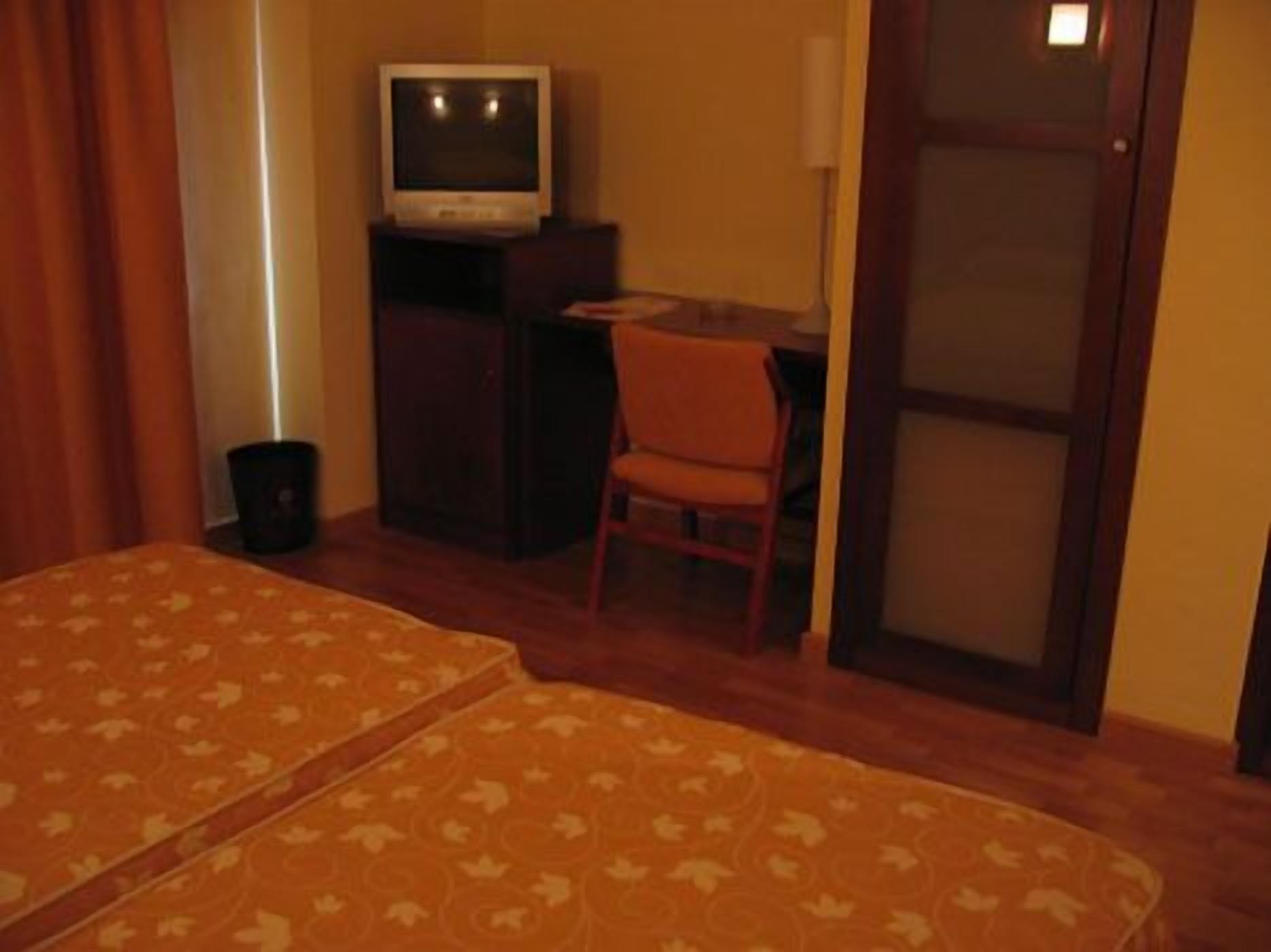 double or twin room | in-room safe, desk, soundproofing, free cots/infant beds