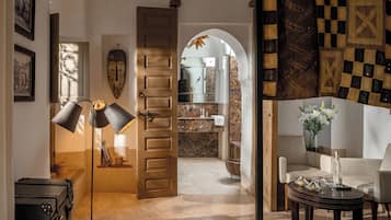 1 habitaciĂłn y caja de seguridad en la habitaciĂłn