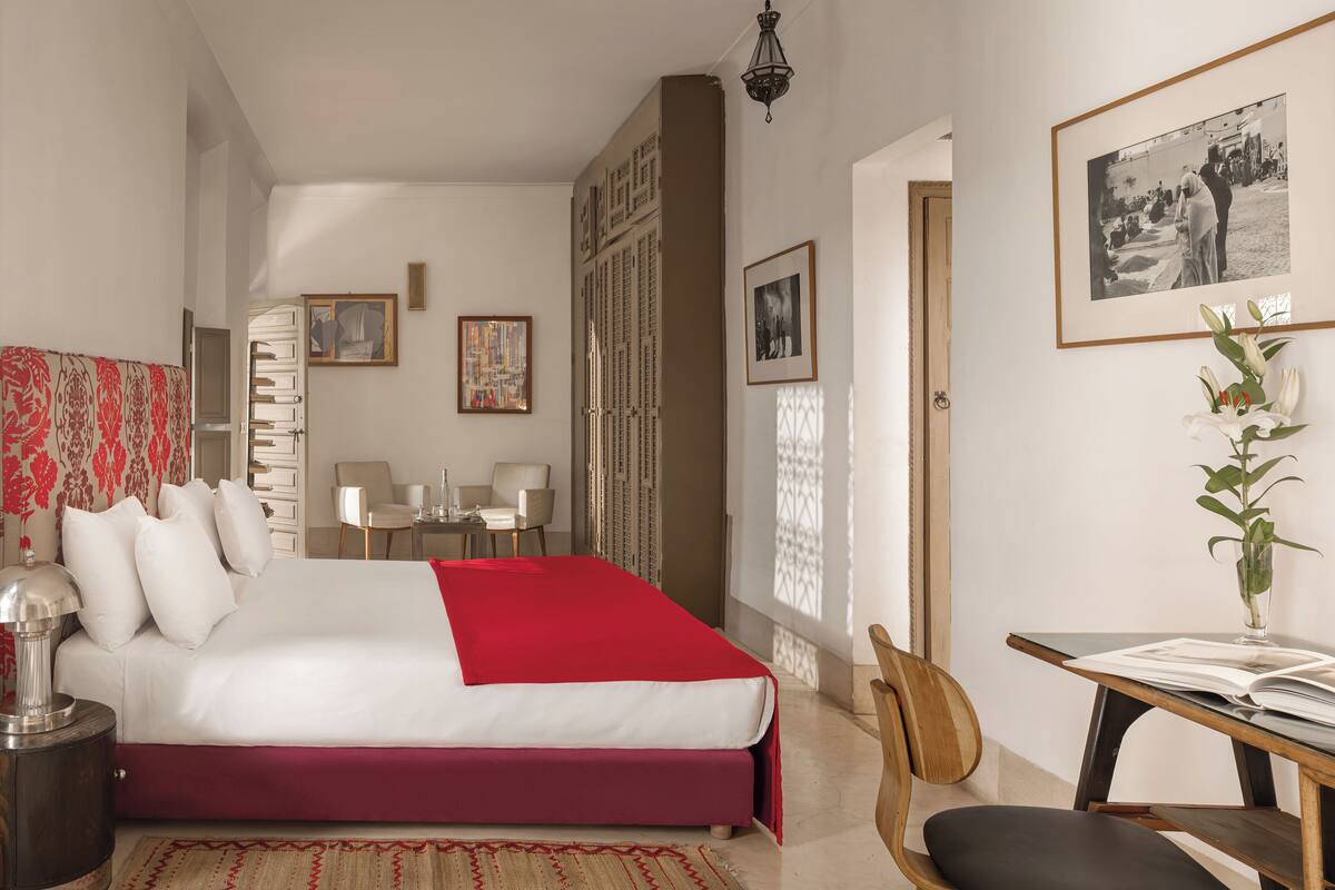 Deluxe Suite (Gemeaux) | 1 bedroom, in-room safe, blackout drapes, iron/ironing board