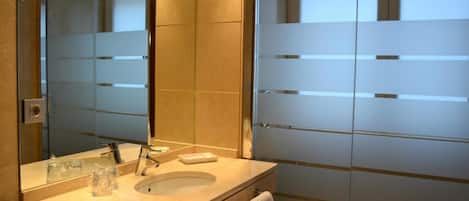 Free toiletries, hair dryer, towels