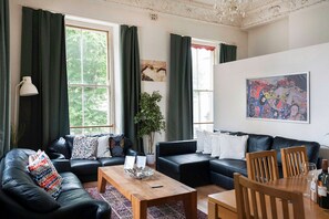 Apartment, 1 Bedroom | Living room - Metrostays - O'Connell Street 84-1 (Dublin)