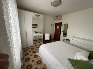 Standard Double Room, Shared Bathroom - B&B Airport Venice Diego (Mestre)