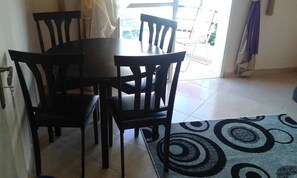 Apartment, 2 Bedrooms | In-room dining