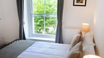 Standard Double Room (No Pets) | Egyptian cotton sheets, desk, free WiFi, bed sheets