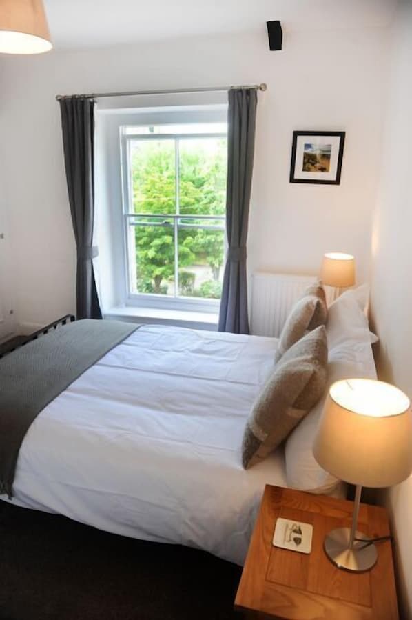 Habitación doble estándar (No Pets) | Sábanas de algodón egipcio, escritorio, wifi gratis y ropa de cama 