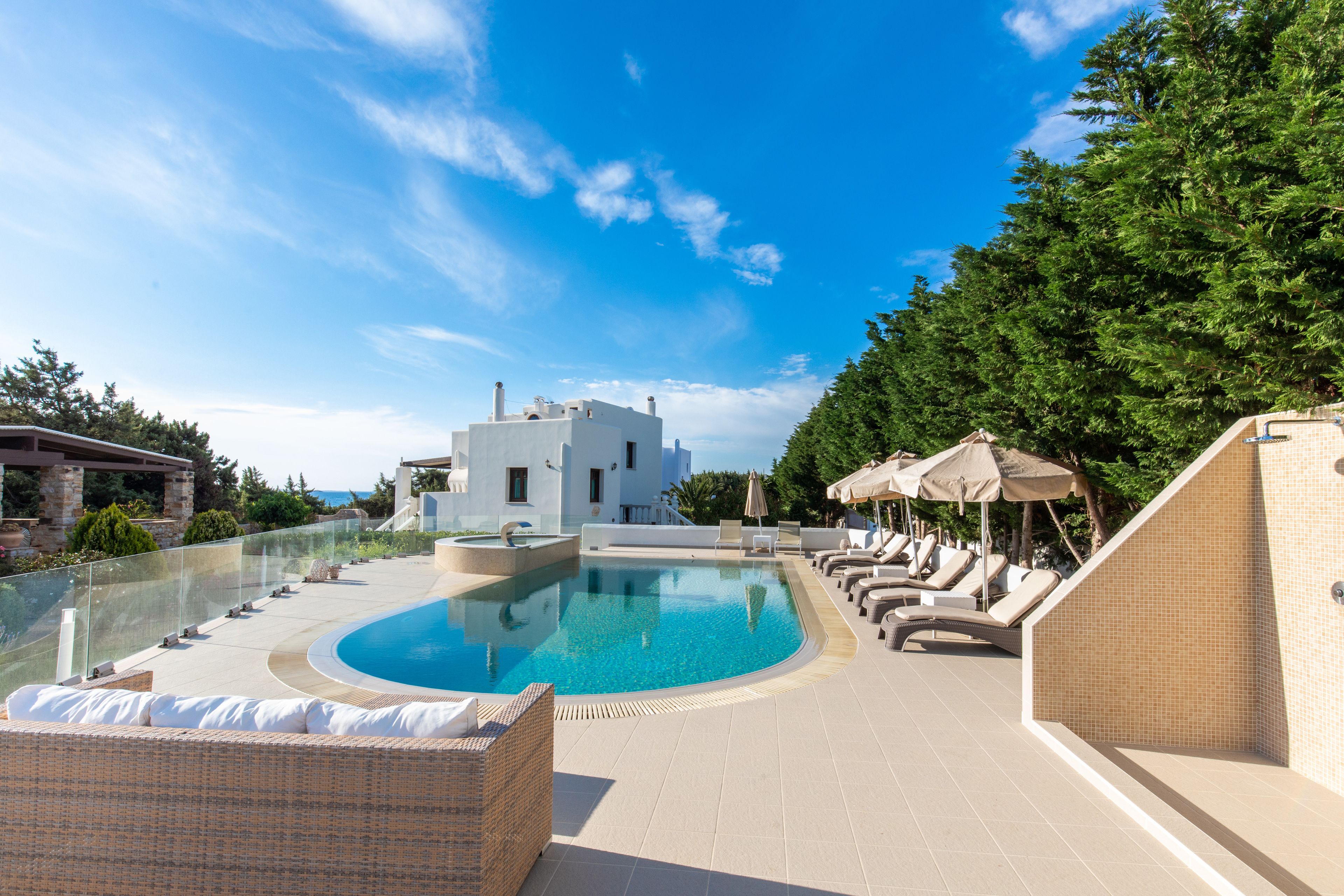 3 outdoor pools, pool umbrellas, pool loungers