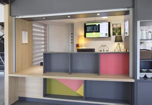Reception - B&B HOTEL Angoulème (Champniers)