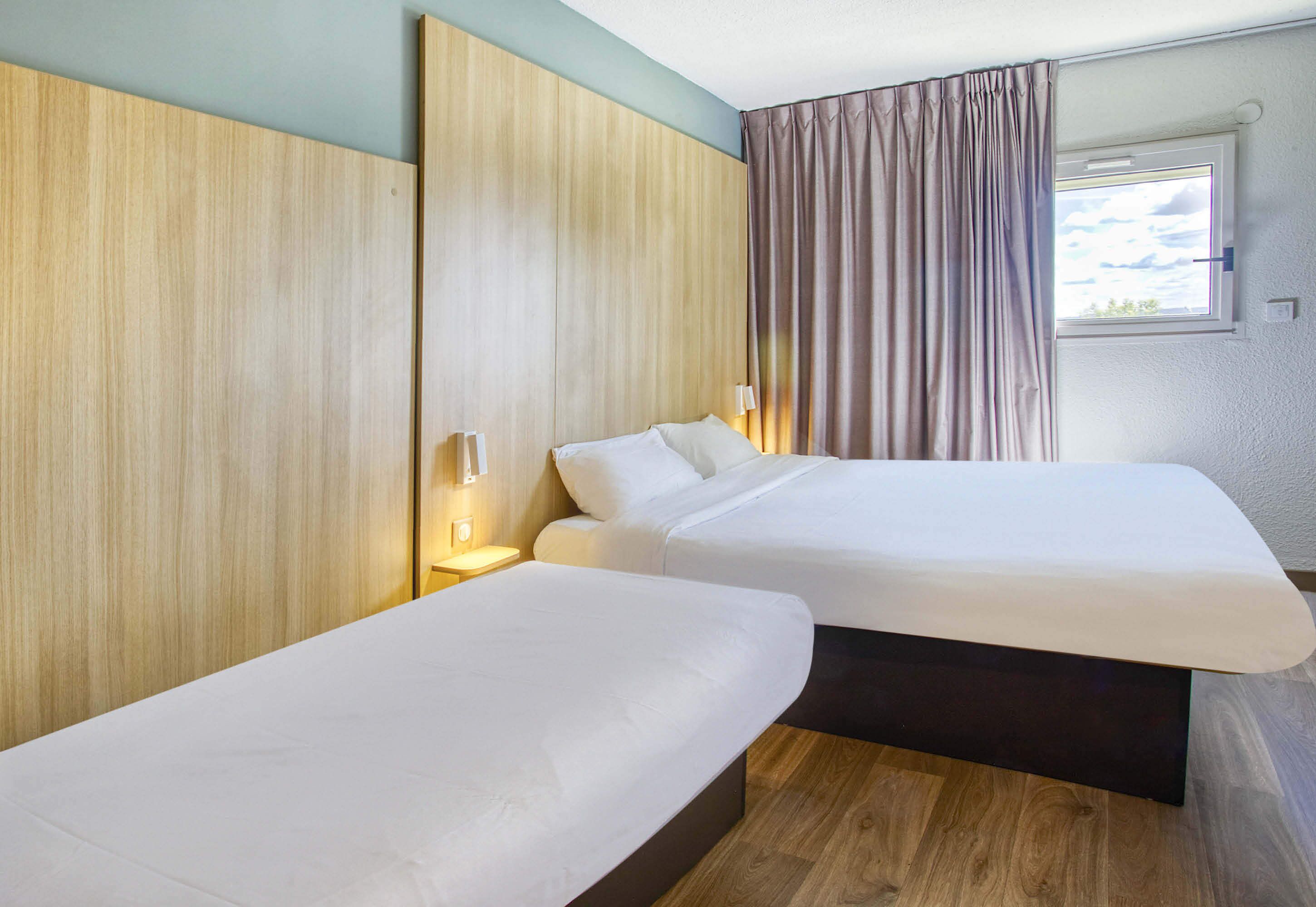 triple room, non smoking | 1 bedroom, desk, soundproofing, free wifi