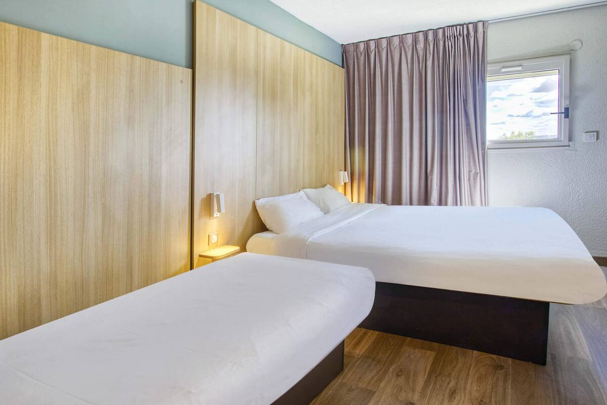 triple room, non smoking | 1 bedroom, desk, soundproofing, free wifi