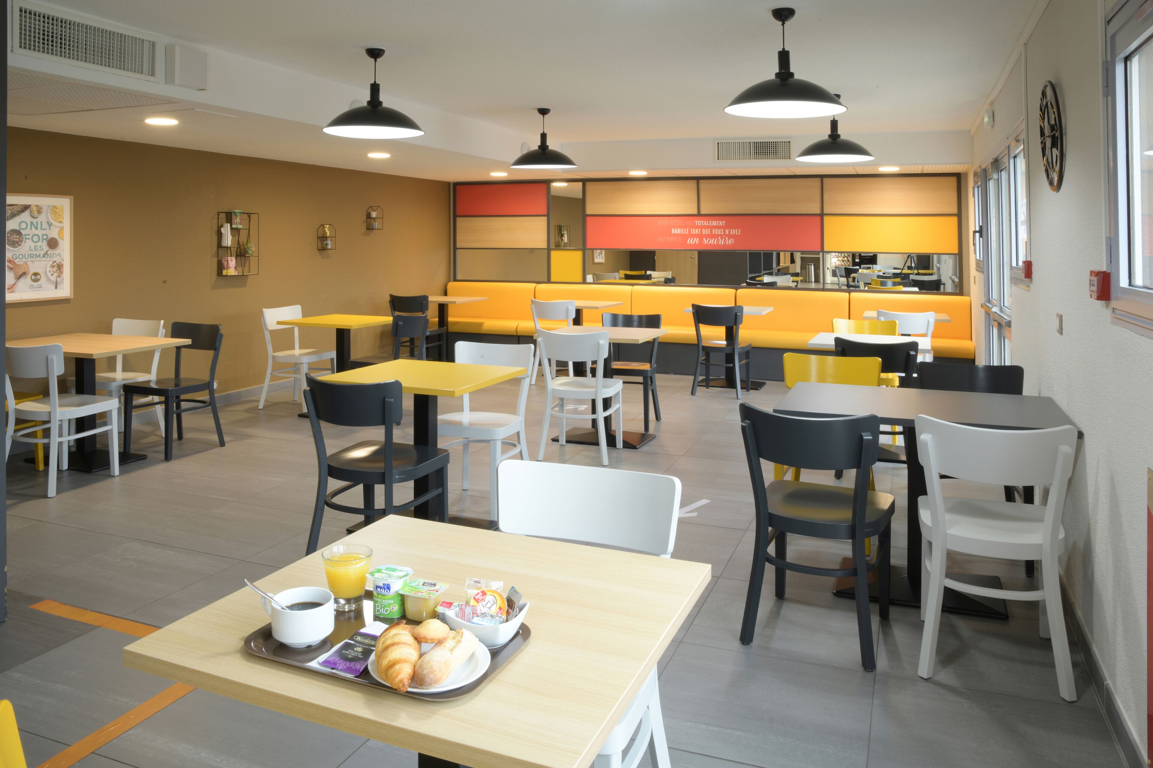 Petit déjeuner buffet servi tous les jours en supplément