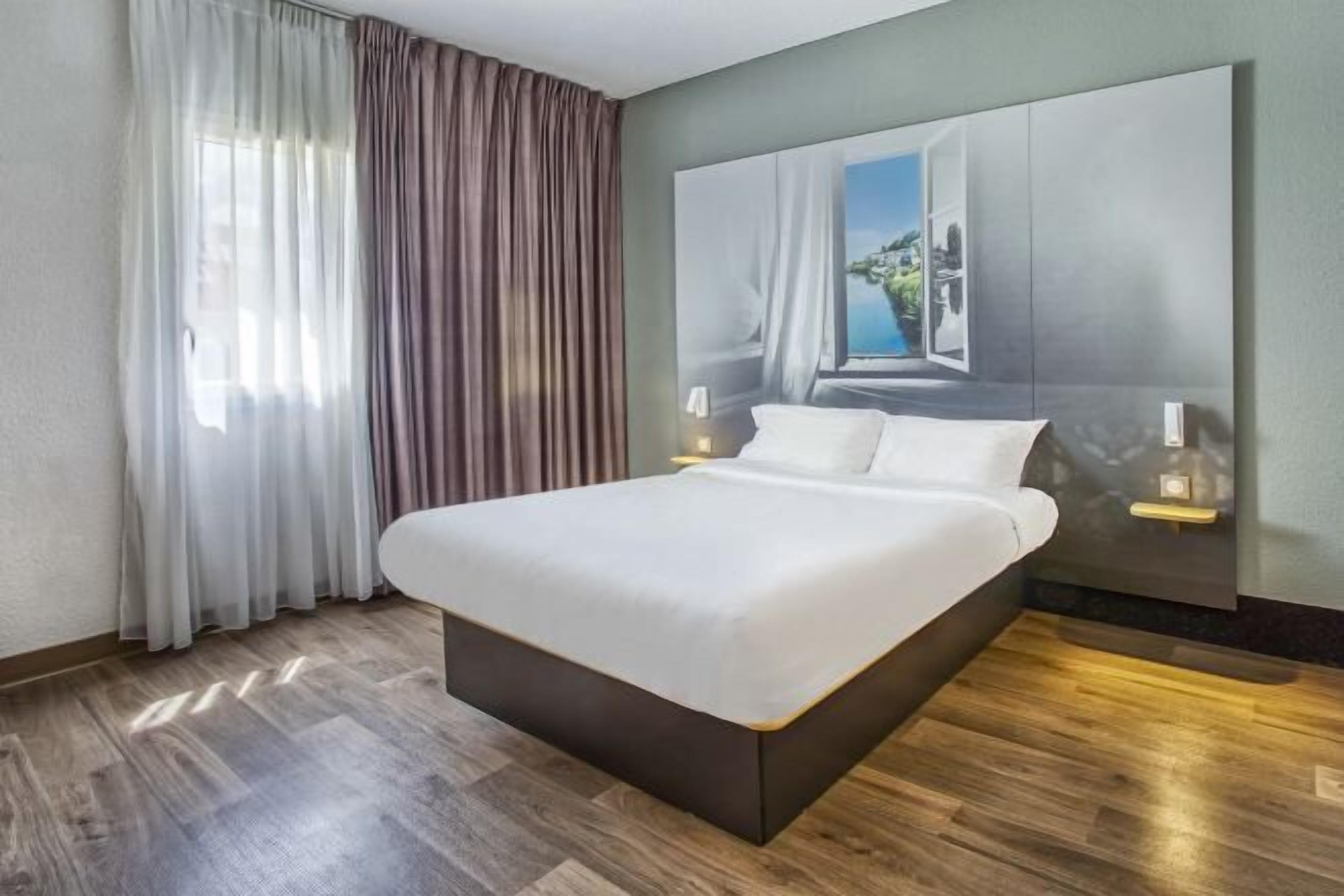 Schreibtisch, schallisolierte Zimmer, kostenloses WLAN, Bettwäsche