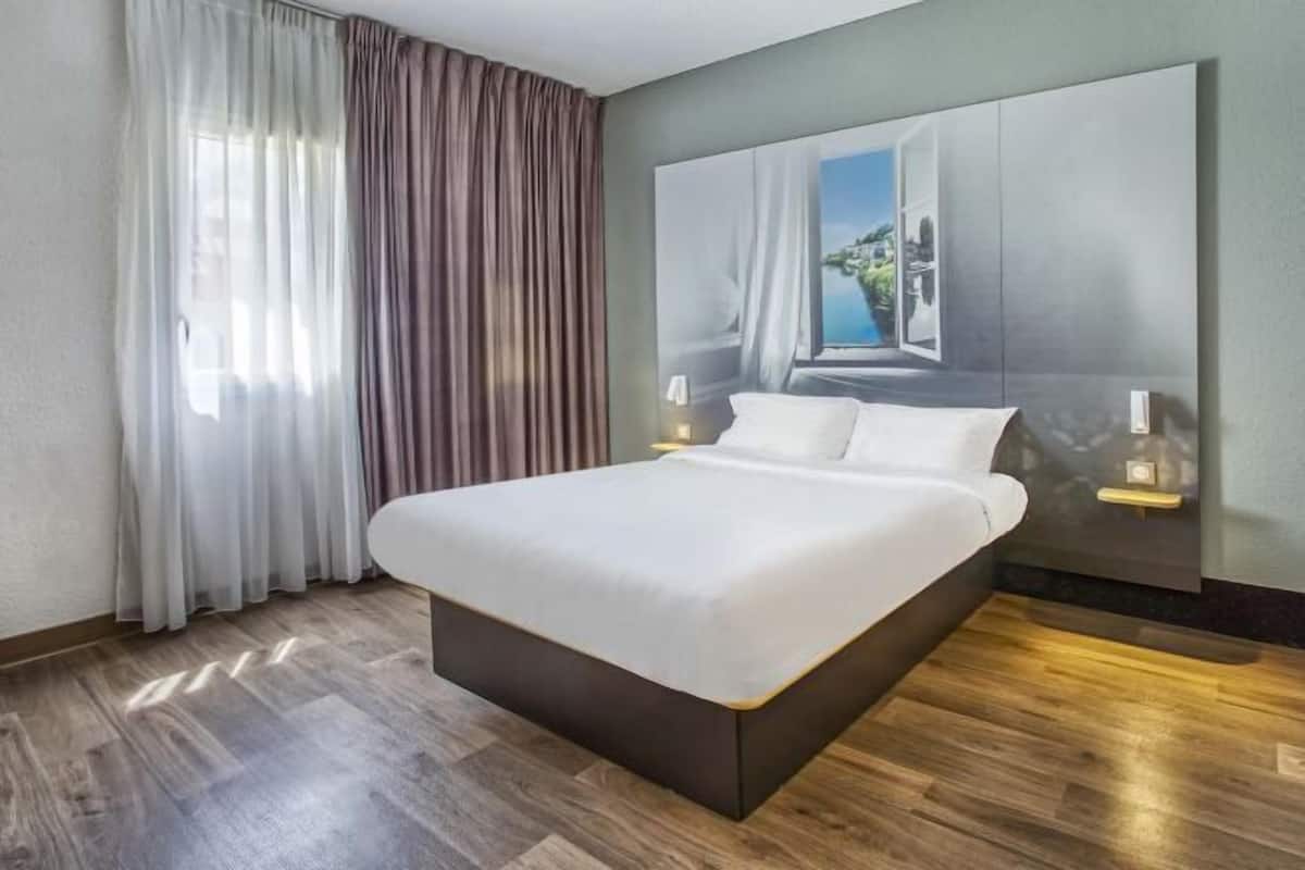 Schreibtisch, schallisolierte Zimmer, kostenloses WLAN, Bettwäsche