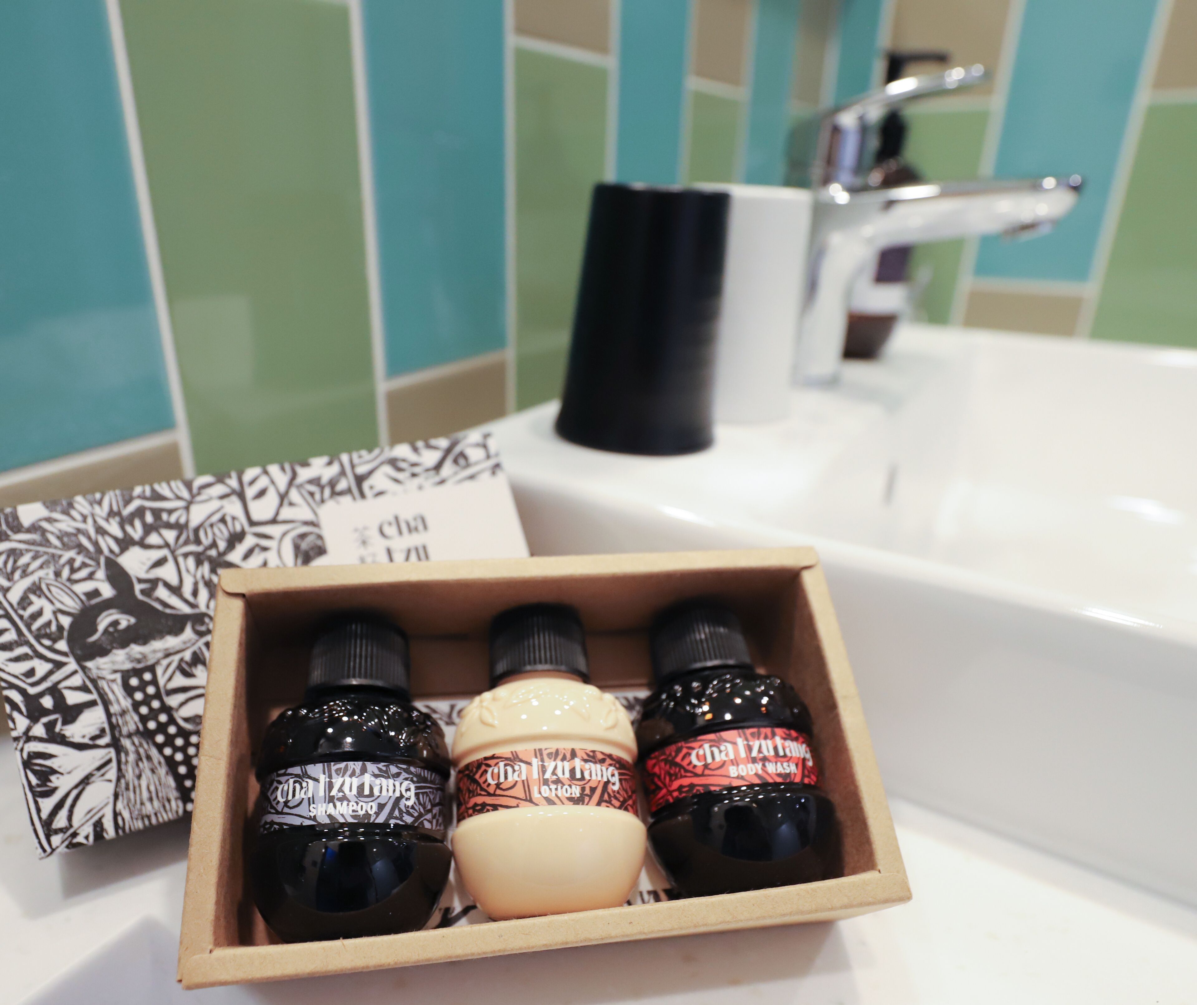 standard twin room | 1 bedroom, in-room safe, desk, laptop workspace