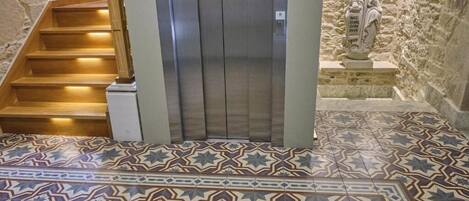 Elevator