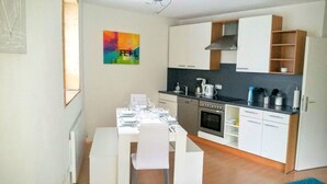 Condo, 1 chambre, balcon | Repas dans la chambre