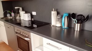 Condo, 1 chambre, balcon | Cuisine privée