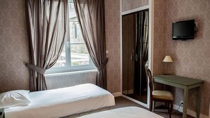 Comfort kamer, 1 twee- of 2 eenpersoonsbedden | Een bureau, babybedden, extra bedden, gratis wifi