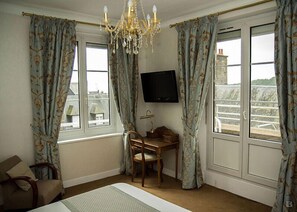 Family Room, Connecting Rooms | Individually decorated, desk, cots/infant beds, rollaway beds - Hotel de la Poste (Mortain-Bocage)