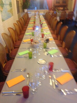 Dinner served - Hotel de la Poste (Mortain-Bocage)