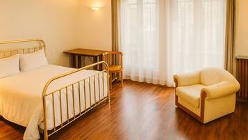 In-room safe, desk, free WiFi, bed sheets