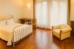 Superior Double Room | In-room safe, desk, free WiFi, bed sheets - Hôtel Terminus (Cahors)