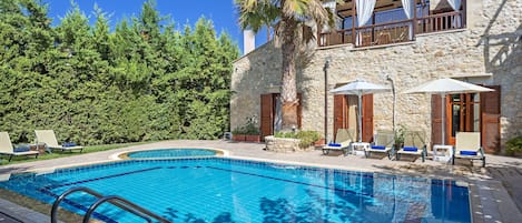Traditional Elegand Villa | Exterior