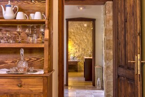 Traditional Elegand Villa | Interior detail