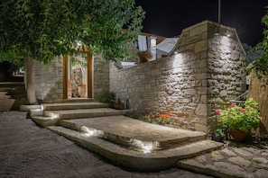 Front of property - Amazing Villas in Crete (Rethymno)