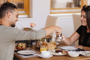 Free daily buffet breakfast