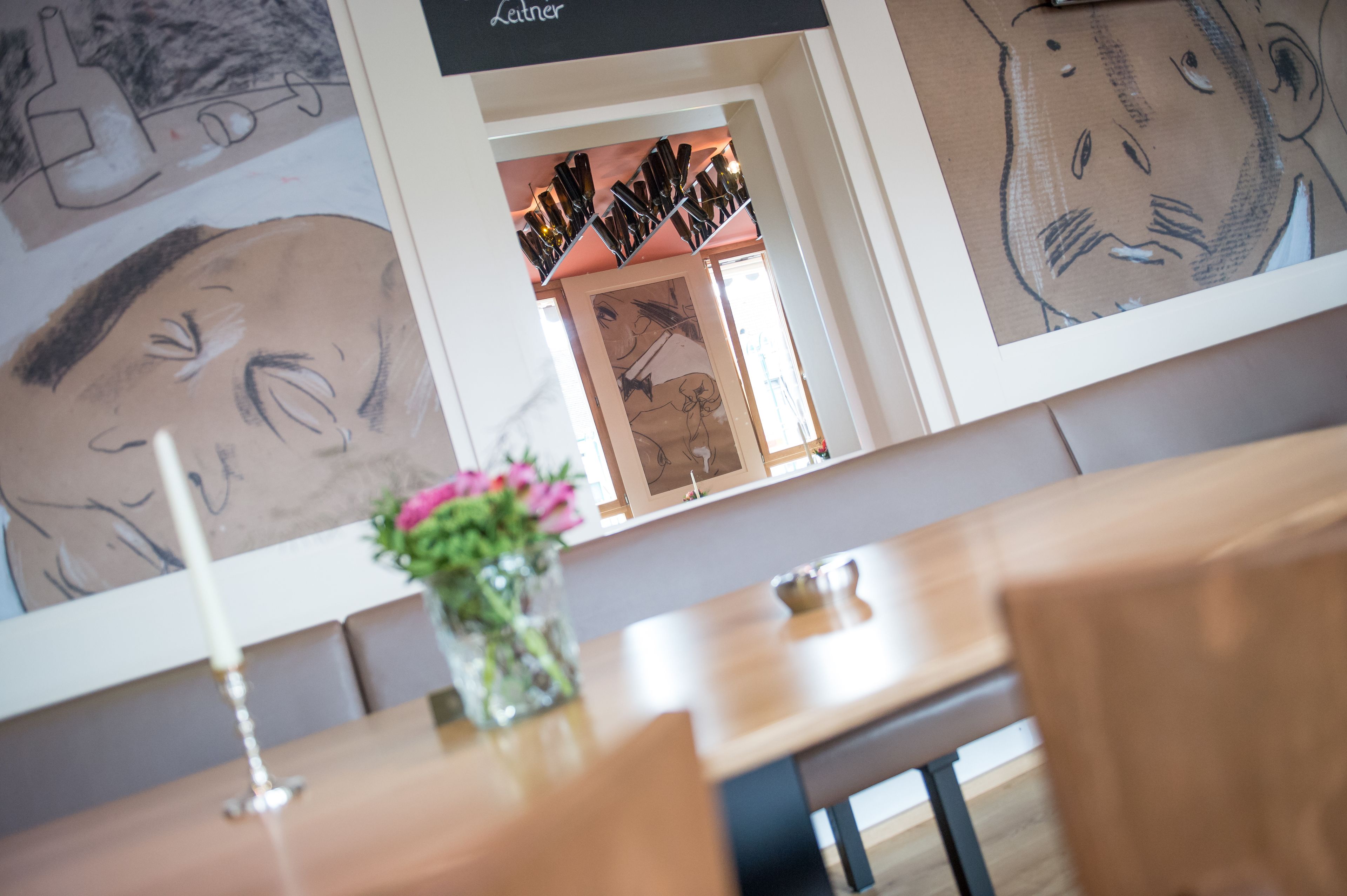 2 restaurants, lunch, dinner served; regional cuisine