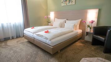 Standard Double Room | In-room safe, individually decorated, individually furnished, desk