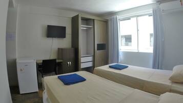 Quarto duplo | Escrivaninha, Wi-Fi de cortesia