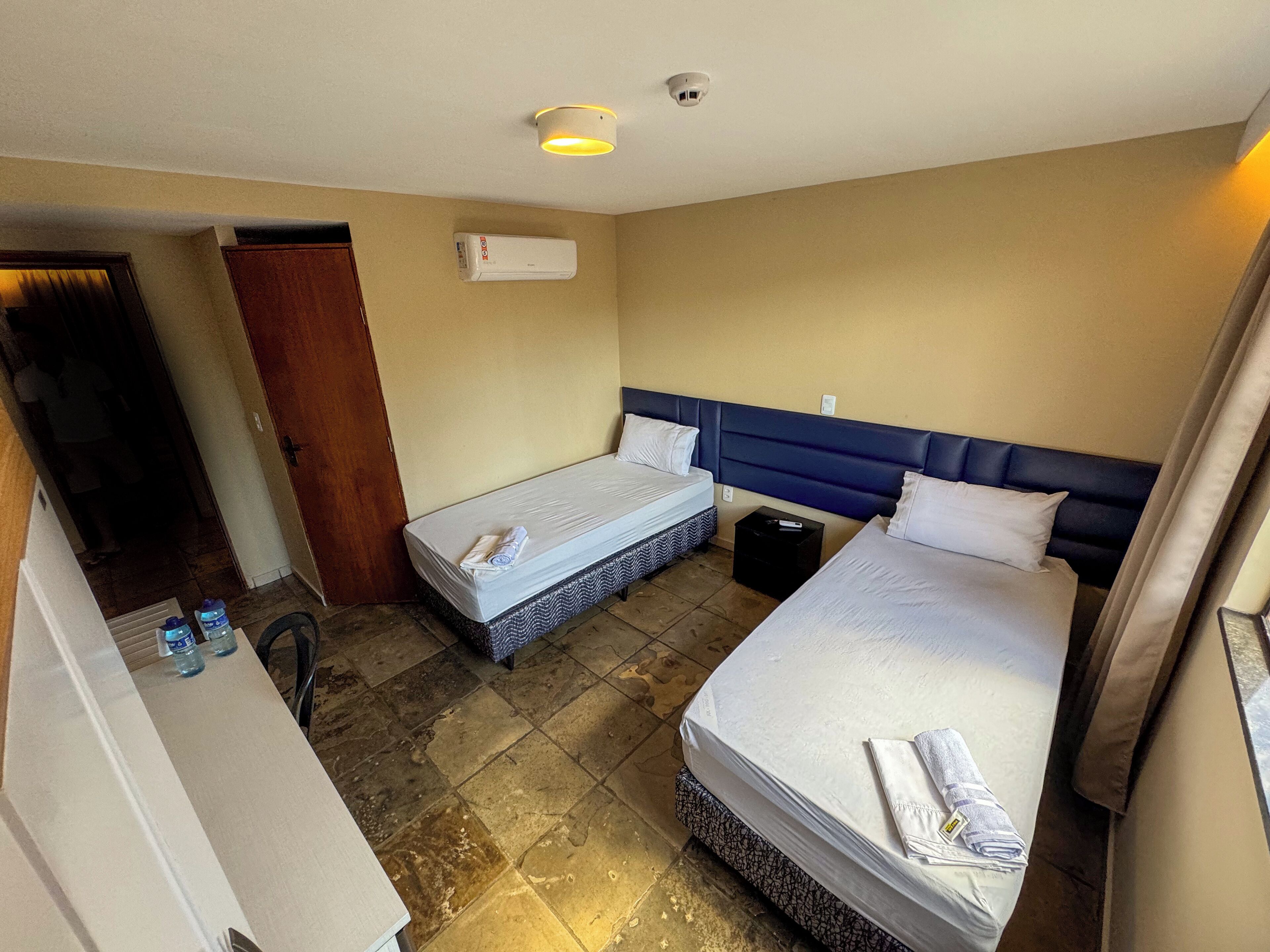 twin room | desk, free wifi