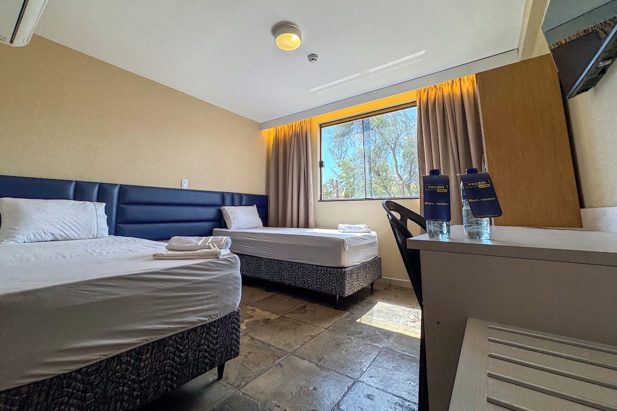 Twin Room | Desk, free WiFi