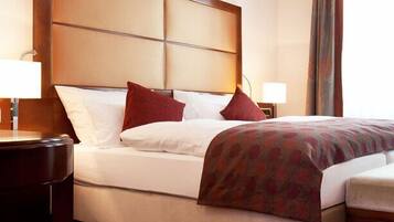 Premium bedding, in-room safe, desk, free WiFi