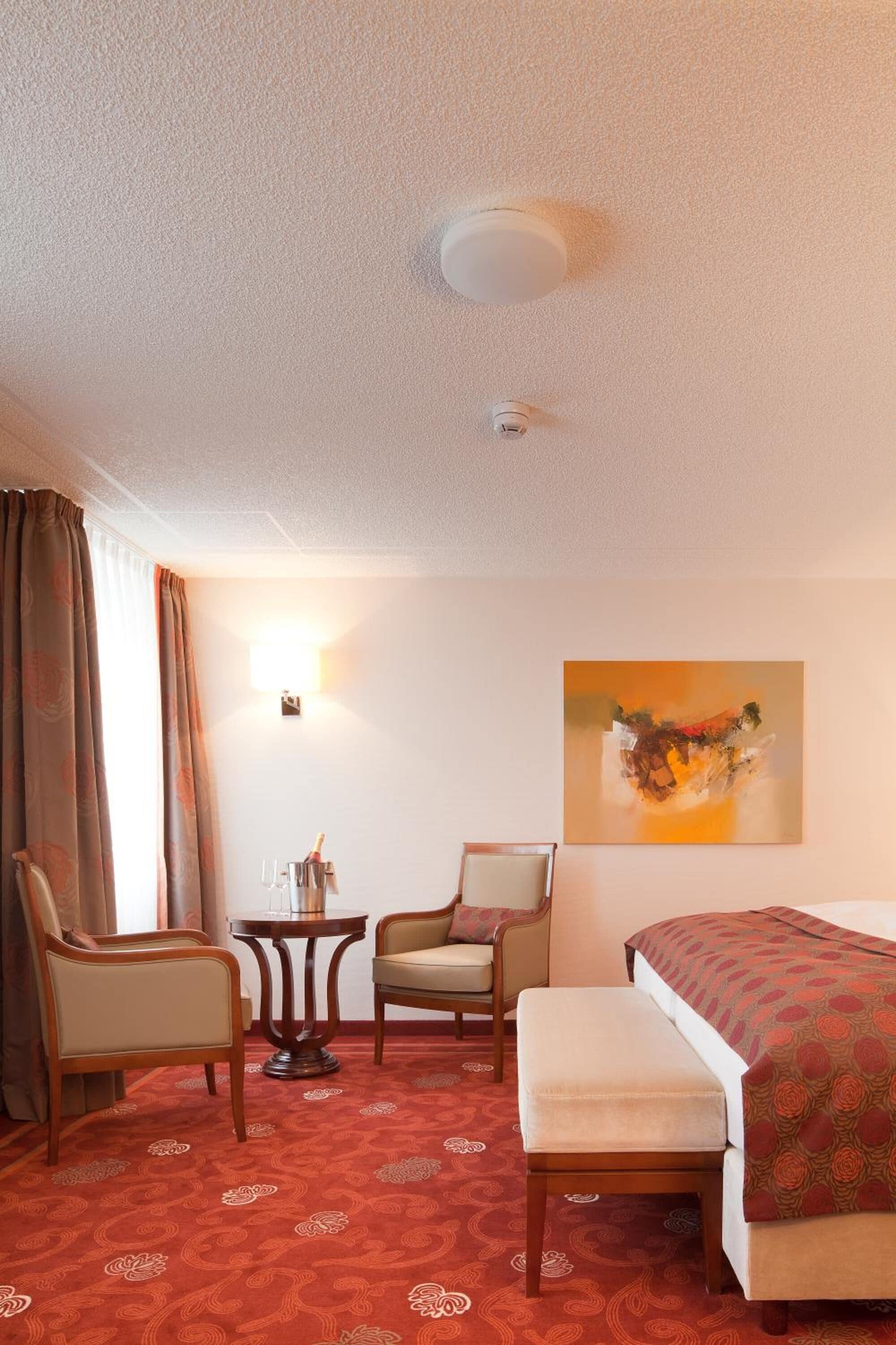 premium bedding, in-room safe, desk, free wifi