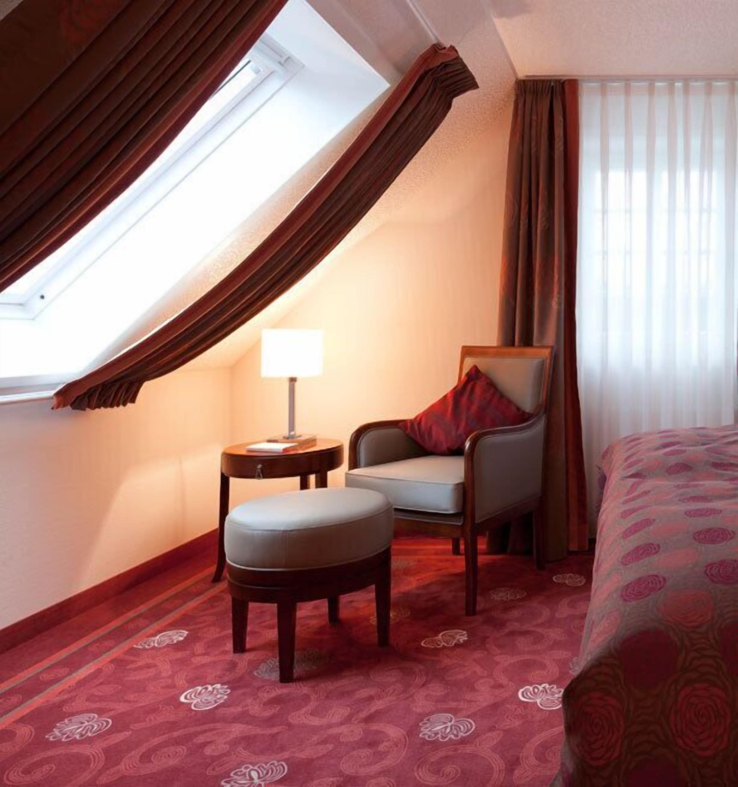 standard suite, 1 bedroom | premium bedding, in-room safe, desk, free wifi