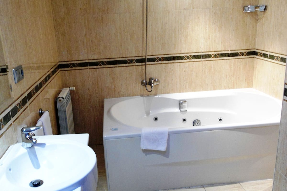 double or twin room | bathroom | free toiletries, hair dryer, bidet, towels