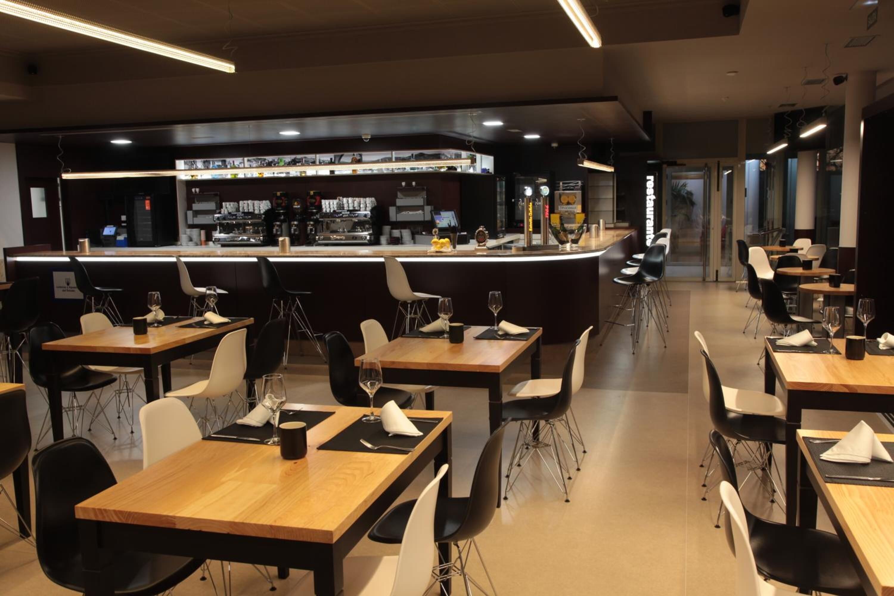 Breakfast, lunch, dinner served; Spanish cuisine 